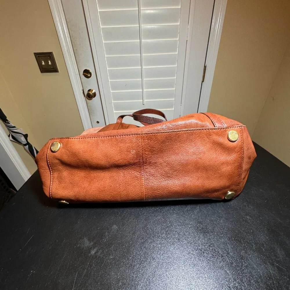 Fossil tan  gwen expandable leather tote bag